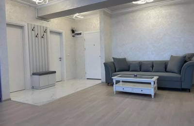 Langzeitmiete einer 2-Zimmer-Wohnung, 60 m², in Mamaia, Constanța, Rumänien