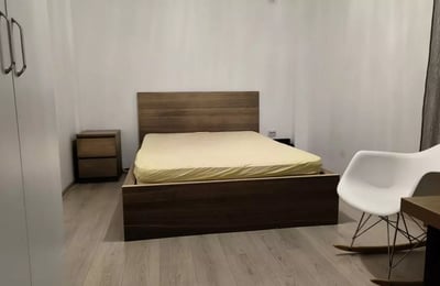 Langzeitmiete einer 3-Zimmer-Wohnung, 90 m², in Tomis Plus, Constanța, Rumänien