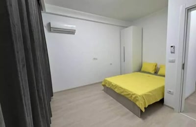 Alquiler a largo plazo de un apartamento de 3 habitaciones, 70 m², en Constanza, Rumanía