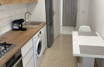 Alquiler a largo plazo de un apartamento de 2 habitaciones, 50 m², en Vivo, Constanza, Rumanía