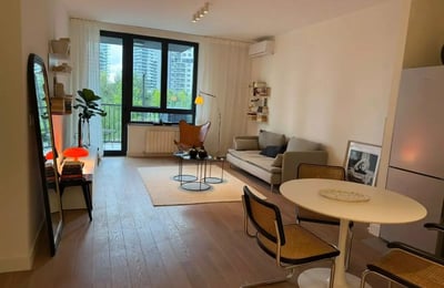 Alquiler a largo plazo de un apartamento de 2 habitaciones, 58 m², en Belgrado, Serbia