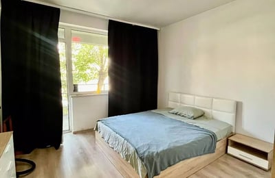 Alquiler a largo plazo de un apartamento de 2 habitaciones, 72 m², en Tomis Plus, Constanza, Rumanía