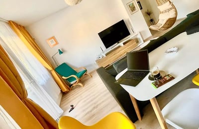 Alquiler a largo plazo de un apartamento de 2 habitaciones, 72 m², en Tomis Plus, Constanza, Rumanía