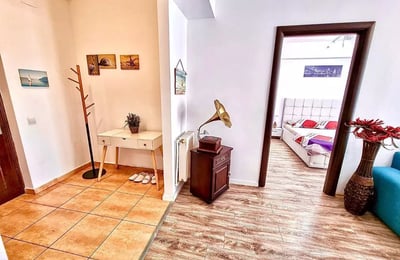 Location longue durée d’un appartement de 2 pièces, 75 m², à Mamaia, Constanța, Roumanie