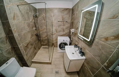 Location longue durée d’un appartement de 2 pièces, 48 m², à Mamaia Nord, Constanța, Roumanie