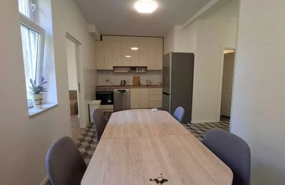 Alquiler a largo plazo de un apartamento de 4 habitaciones, 103 m², en Belgrado, Serbia