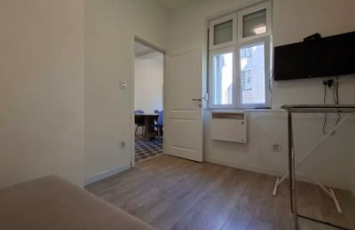 Alquiler a largo plazo de un apartamento de 4 habitaciones, 103 m², en Belgrado, Serbia