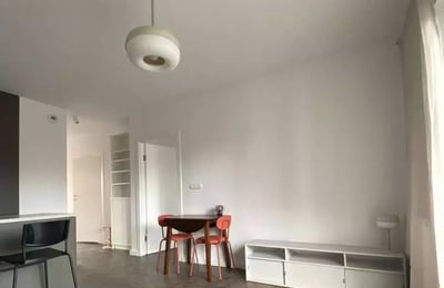 Alquiler a largo plazo de un apartamento de 3 habitaciones, 53 m², en Podgórze, Cracovia, Polonia