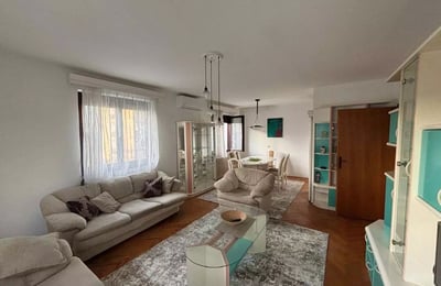 Alquiler a largo plazo de un apartamento de 3 habitaciones, 79 m², en Belgrado, Serbia
