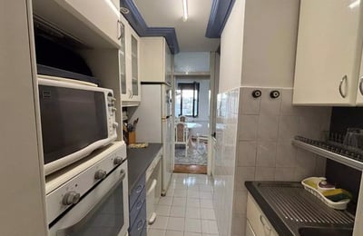 Alquiler a largo plazo de un apartamento de 3 habitaciones, 79 m², en Belgrado, Serbia