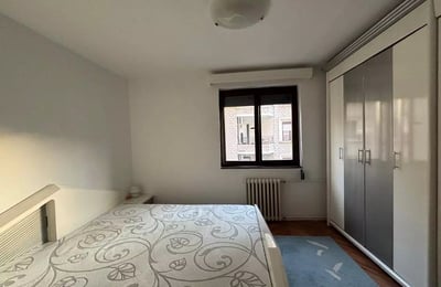 Alquiler a largo plazo de un apartamento de 3 habitaciones, 79 m², en Belgrado, Serbia