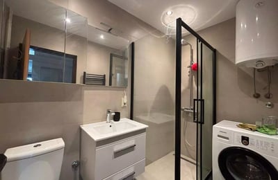 Alquiler a largo plazo de un apartamento de 3 habitaciones, 79 m², en Belgrado, Serbia