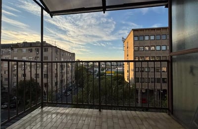 Alquiler a largo plazo de un apartamento de 3 habitaciones, 79 m², en Belgrado, Serbia