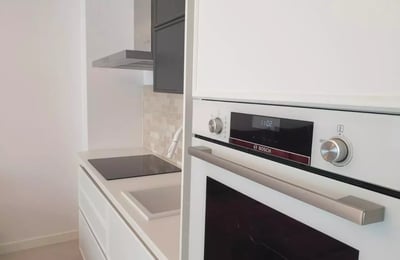 Location longue durée d’un appartement de 2 pièces, 60 m², à Mamaia Nord, Constanța, Roumanie