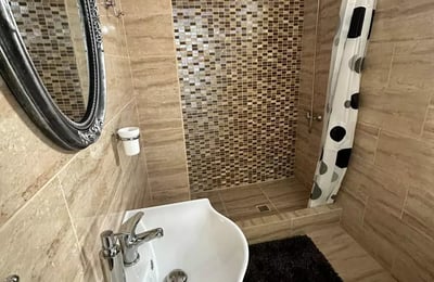 Location longue durée d’un appartement de 3 pièces, 85 m², Constanța, Roumanie