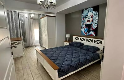 Location longue durée d’un appartement de 3 pièces, 85 m², Constanța, Roumanie