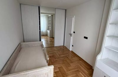 Long-term rental of a new 4-room apartment, 95 m², Belgrade, Serbia