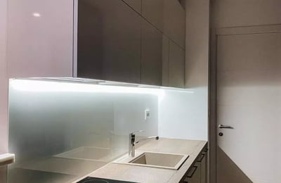 Alquiler a largo plazo de un piso de 3 habitaciones, 68 m², Vračar, Belgrado, Serbia