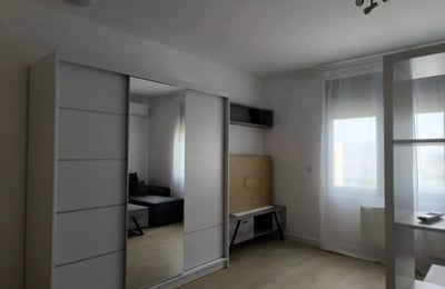 Alquiler a largo plazo de un estudio, 30 m², Nuevo Belgrado, Belgrado, Serbia