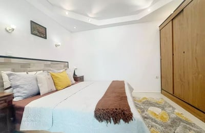 Аренда уютного 2-комнатного апартамента с двориком, Варна, Болгария