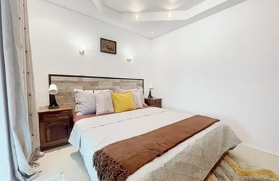 Аренда уютного 2-комнатного апартамента с двориком, Варна, Болгария