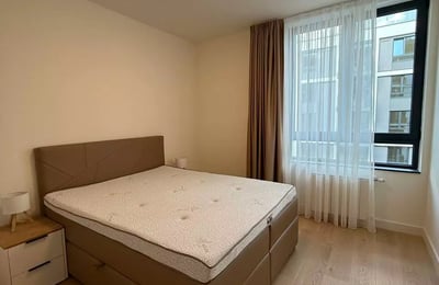 Alquiler de un espacioso apartamento de 2 habitaciones, 55 m², Belgrado, Serbia