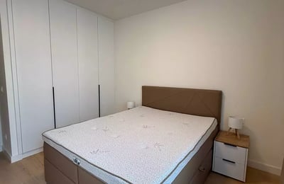Alquiler de un espacioso apartamento de 2 habitaciones, 55 m², Belgrado, Serbia
