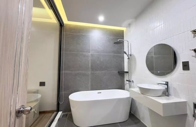 Miete eines neuen Hauses mit 4 Schlafzimmern, Ngu Hanh Son, Da Nang, Vietnam