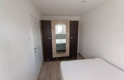 Miete einer gemütlichen 2-Zimmer-Wohnung, 41 m², nahe dem Stadtzentrum, Belgrad, Serbien