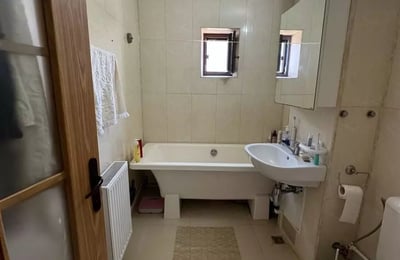 Miete geräumiger 3-Zimmer-Apartments, 80 m², Faleza Nord, Constanța, Rumänien