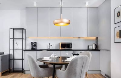 Location d’un appartement élégant de 2 pièces, 55 m², dans le quartier Kazimierz, Cracovie, Pologne