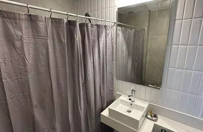 Long-term rental in Buenos Aires: Spacious 2-room apartment with terrace and full amenities in Palermo