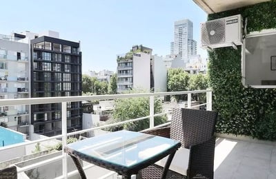 Long-term rental in Buenos Aires: Bright 2-room apartment with balcony and pool in Palermo Hollywood
