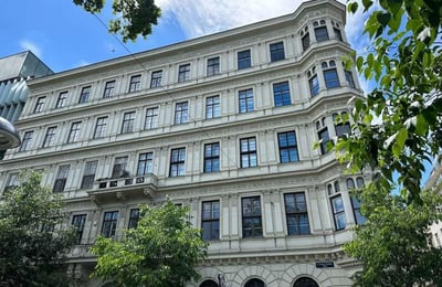 Apartamento histórico frente a la estación de metro Schottenring en el distrito 1 de Viena