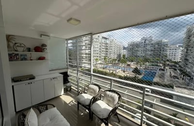 Alquiler de un amplio apartamento de 3 habitaciones, 96 m², en Barra de Tijuca, Río de Janeiro, Brasil