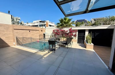 Vermietung einer großzügigen Villa mit 4 Schlafzimmern und Pool, Barra da Tijuca, Rio de Janeiro, Brasilien