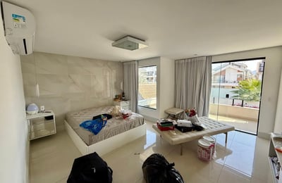 Vermietung einer großzügigen Villa mit 4 Schlafzimmern und Pool, Barra da Tijuca, Rio de Janeiro, Brasilien
