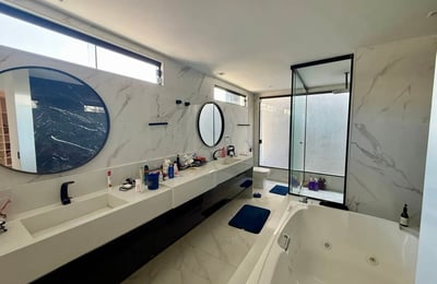 Vermietung einer großzügigen Villa mit 4 Schlafzimmern und Pool, Barra da Tijuca, Rio de Janeiro, Brasilien