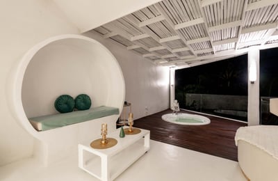 Rental of a premium villa with jacuzzi, sauna, and rice field view, Kecamatan, Bali, Indonesia