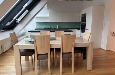 Alquiler Ático 4 Habitaciones 142m² con Terraza y Balcón cerca de Mariahilferstrasse, Viena