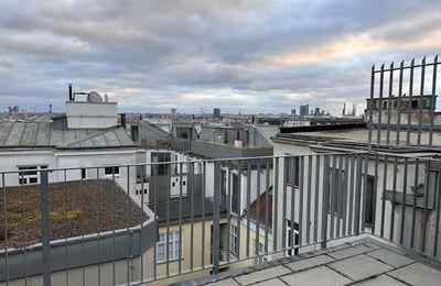 Alquiler Ático 4 Habitaciones 142m² con Terraza y Balcón cerca de Mariahilferstrasse, Viena