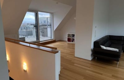 Alquiler Ático 4 Habitaciones 142m² con Terraza y Balcón cerca de Mariahilferstrasse, Viena