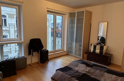 Alquiler Ático 4 Habitaciones 142m² con Terraza y Balcón cerca de Mariahilferstrasse, Viena