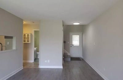 Long-Term Rental – Renovated 2BR Townhouse in Wheeling, IL, USA (Polo Run)
