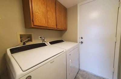 Long-Term Rental – Renovated 2BR Townhouse in Wheeling, IL, USA (Polo Run)
