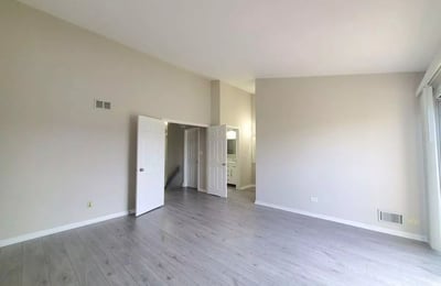 Long-Term Rental – Renovated 2BR Townhouse in Wheeling, IL, USA (Polo Run)