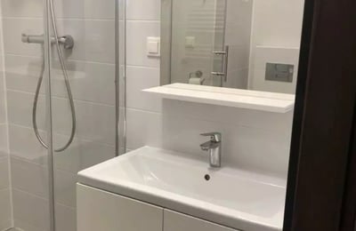 Long-term rental of a 2-room apartment, 48 m² in Krakow, Poland