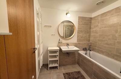 Location d’un appartement spacieux et meublé de 2 pièces, 58 m², Staré Mesto, Bratislava, Slovaquie
