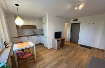 Location longue durée d’un studio, 26 m², à Târgu-Mureș, Roumanie