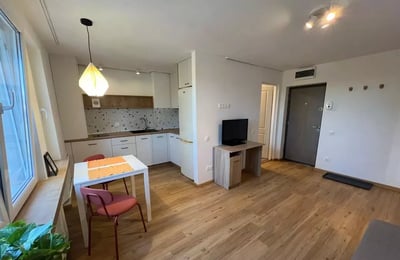 Location longue durée d’un studio, 26 m², à Târgu-Mureș, Roumanie